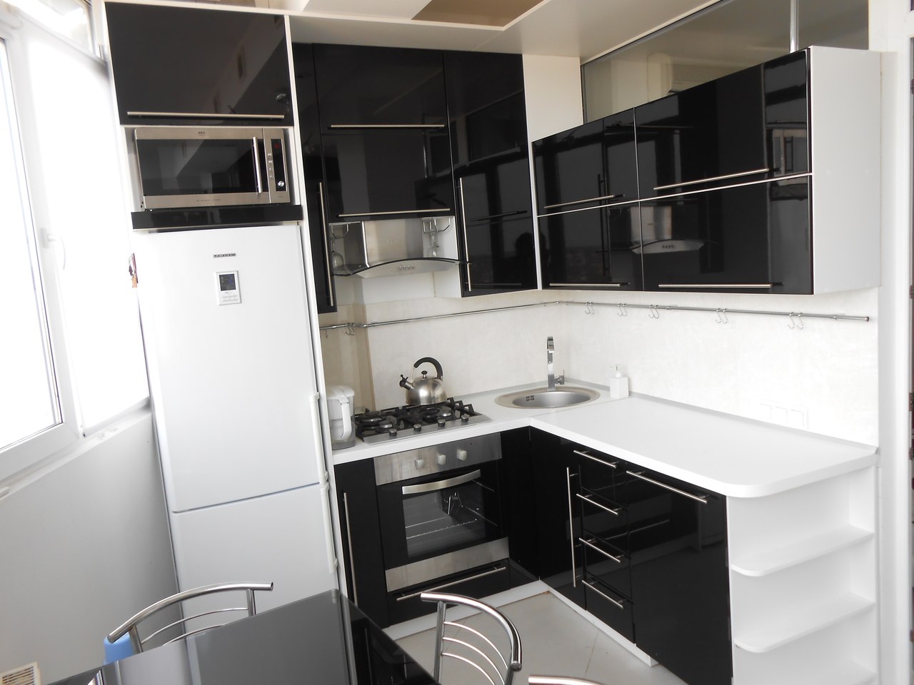 маленькие кухни черного цвета фото